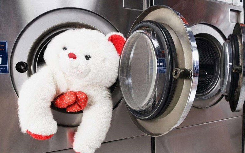 vệ sinh gấu bông bằng máy giặt